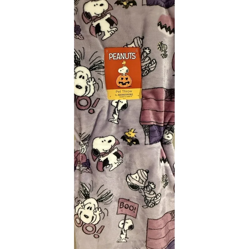 Berkshire PEANUTS Halloween Snoopy Woodstock Throw Blanket Boo Costumes Pumpkins